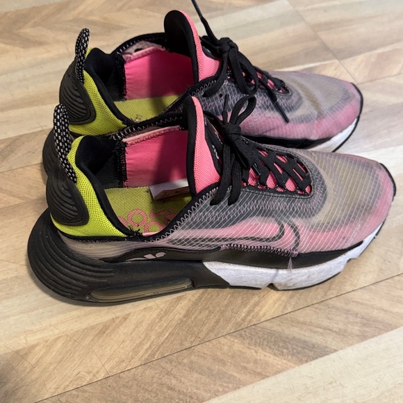 Women nike sneakers size 7 - Picture 1 of 3